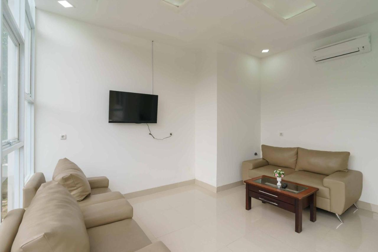 Reddoorz Plus Near Eka Hospital Bsd 5 Dadap Exterior foto